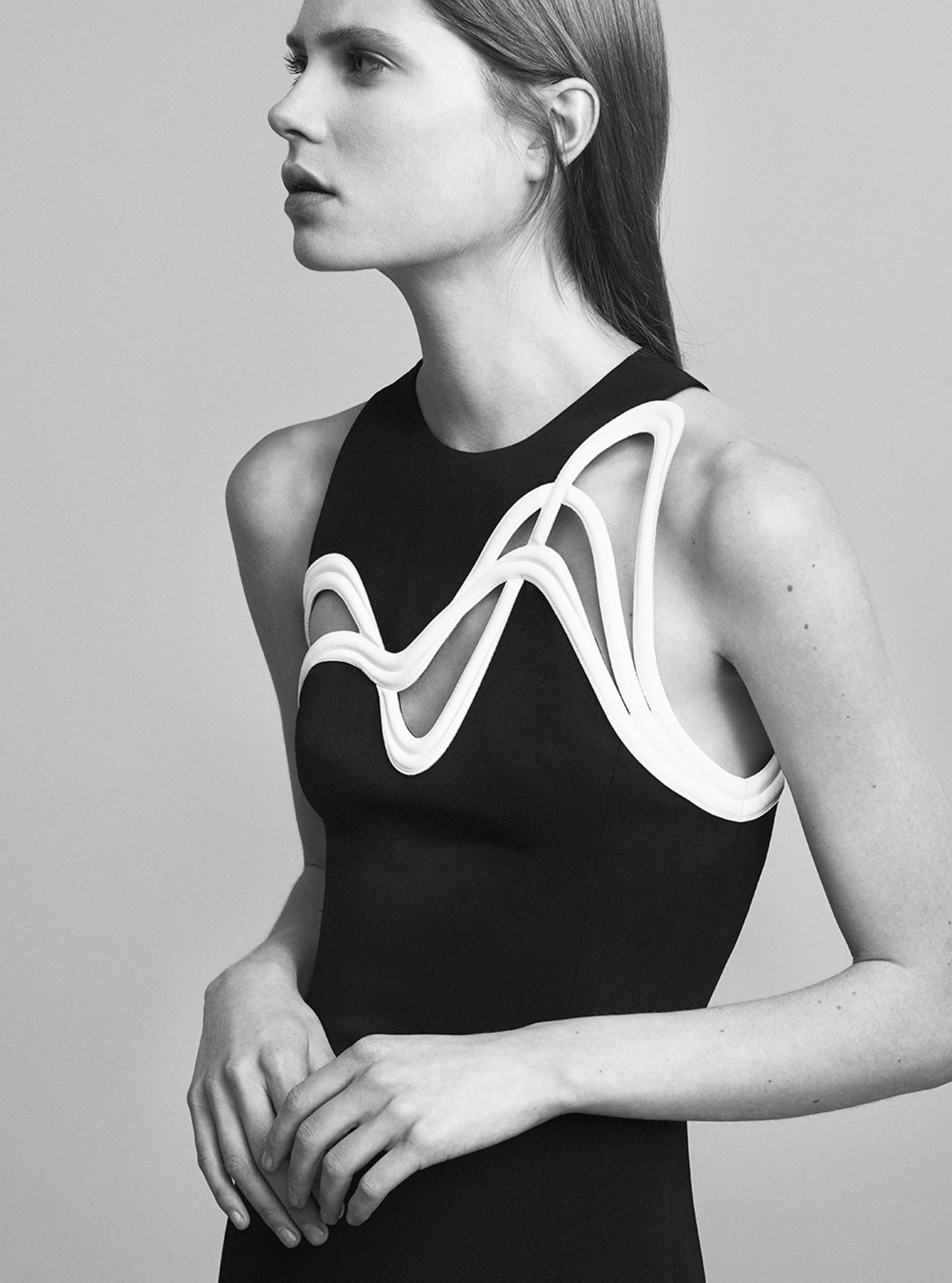 25_mugler_resort_17_jpg_8577_north_1382x_black